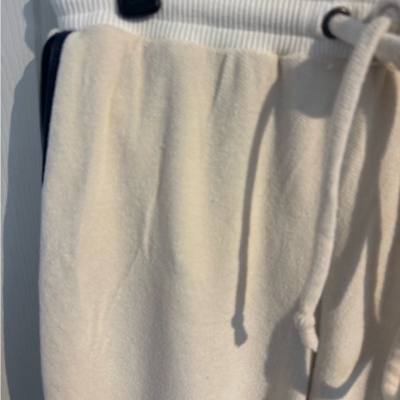 Faherty Richie Jogger Pants CREAM w/ NAVY BLUE Stripes Large - Picture 7 of 14